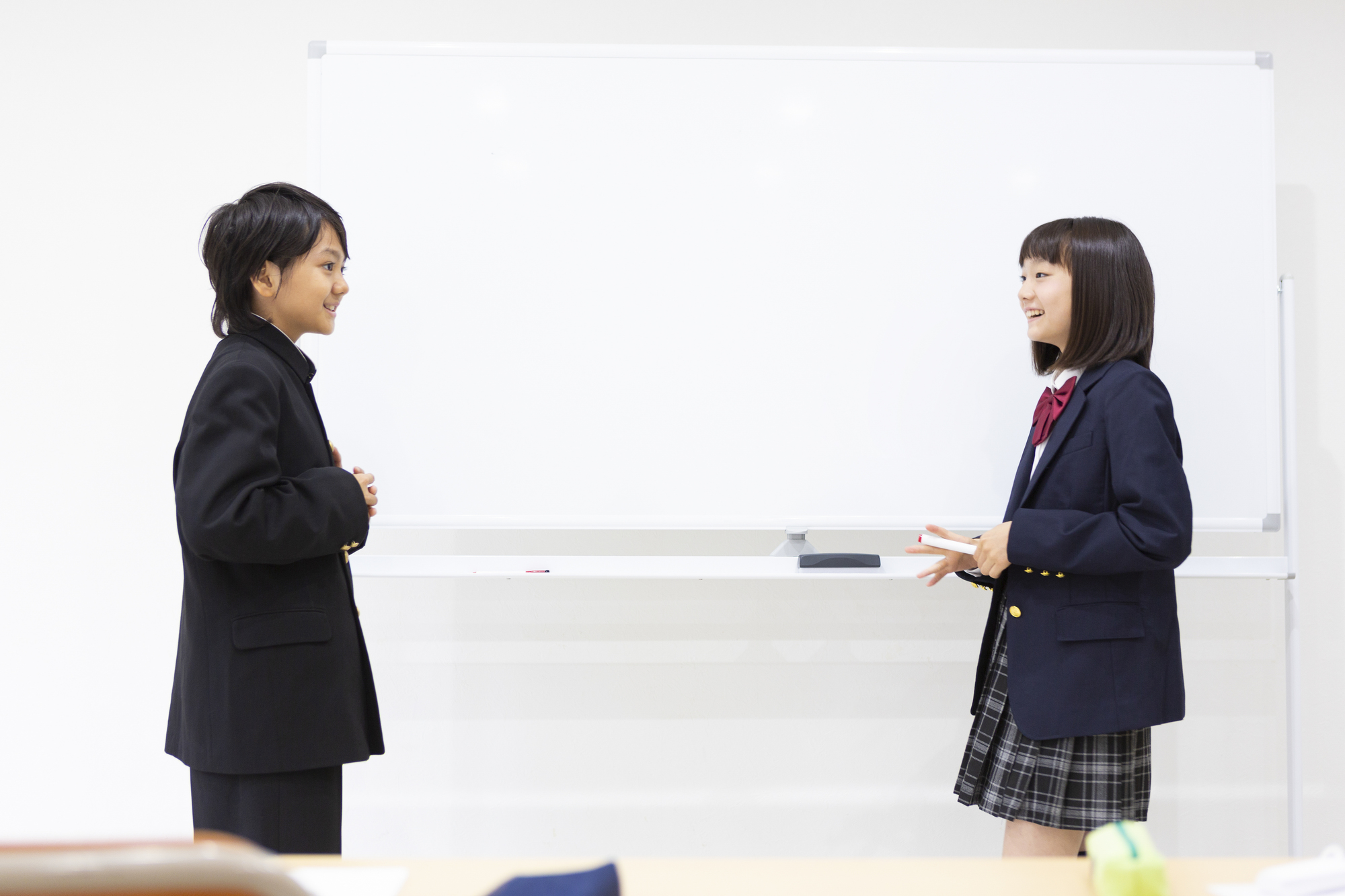 ディスカッション中学生
