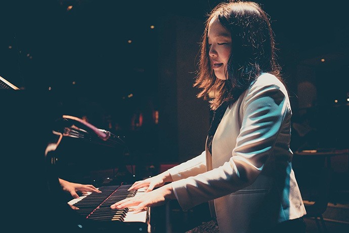 中島さち子TRIOとして音楽活動も行っており、アルバムに「REJOICE」など=本人提供