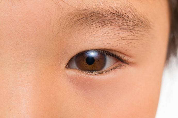中学生の9割が近視!? 視力低下の防止策は?
