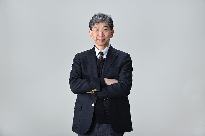 知識情報・図書館学類の歳森敦学類長。「幅広い分野に興味を持つ学生に来てほしい。一人ひとりのニーズに応えることができる学類だと自負しています」