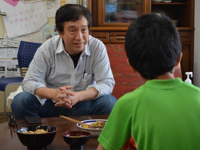 不登校生に寄り添う西野博之さん「学校は子どもを追い詰めない対応を 