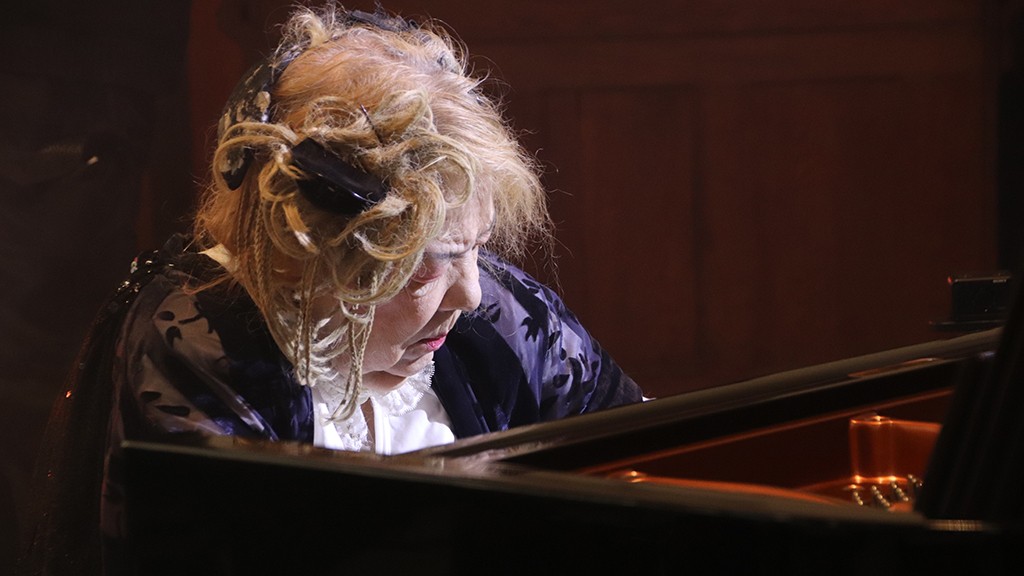 コロナ禍の子どもたちへ フジコ・ヘミングさんがチャリティー動画を