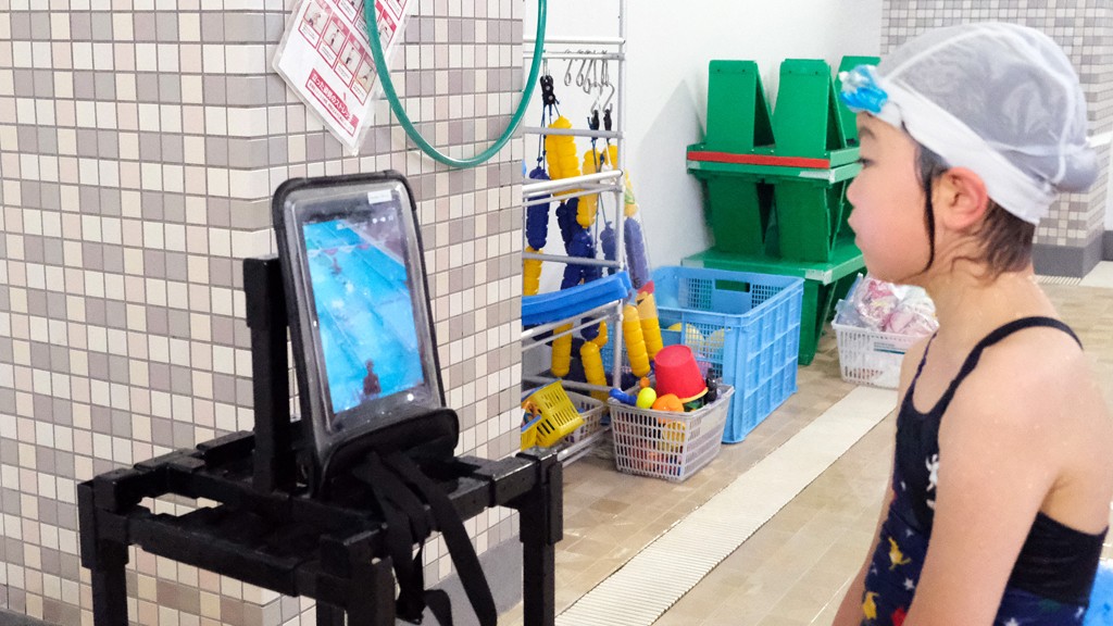 動画やAIで「スマートスイミングレッスン 」 自分の泳ぎを振り返る効果は|学習と健康・成長|朝日新聞EduA