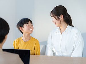 発達凸凹の子に家庭でできるAI支援①　AIでできること、できないこと　得意なのは「論理的な整理」や「仕組み作り」
